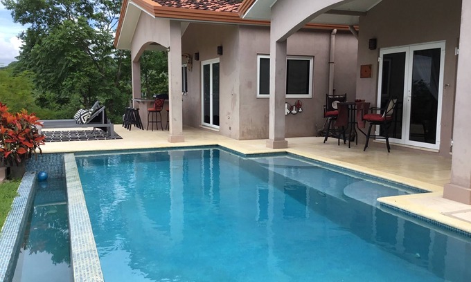 Ojo de Agua House | Eye of Water Private Home with infinity pool and amazing views of Pacific Coast