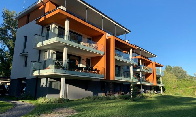 Balatonfuzfo Apartment | Fűzliget Surf Front
