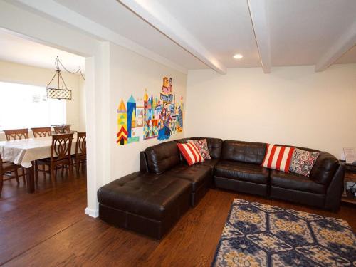 Hermosa Village House | F-30 Small World