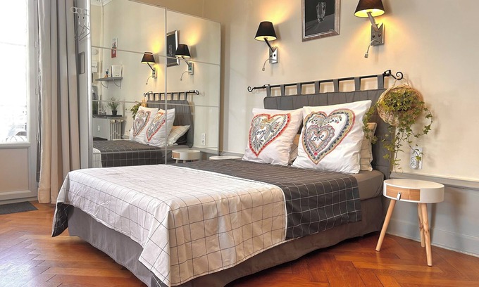 Aix-les-Bains City Center Apartment | F1 32 m2 refurbished hyper center, secure parking, WiFi