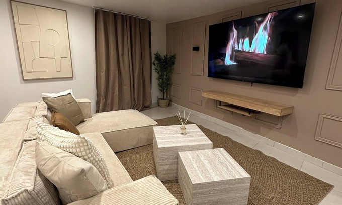 Etampes Apartment | F2 jacuzzi modern/spacious (5 min station)