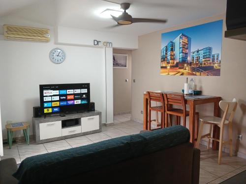 Sainte-Clotilde Centre Apartment | F2 My PLACE TO REST