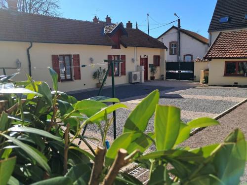 Auxonne House | F3 80 m2 Longére plain pied au centre auxonne.