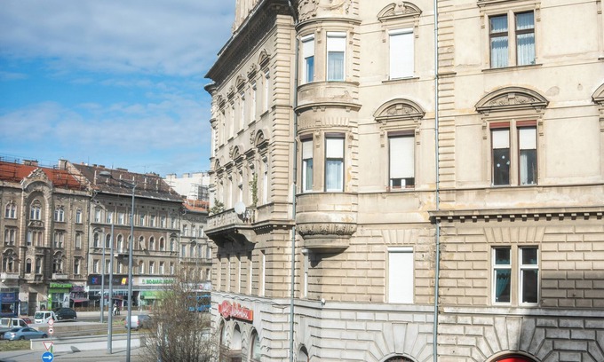 Erzsebetvaros Apartment | f5 studio Budapest 210 -Stylish Modern Apartment Next to Keleti Station