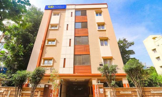 Madhapur Hotel | FabExpress Golden Gate - Nr Hitech City