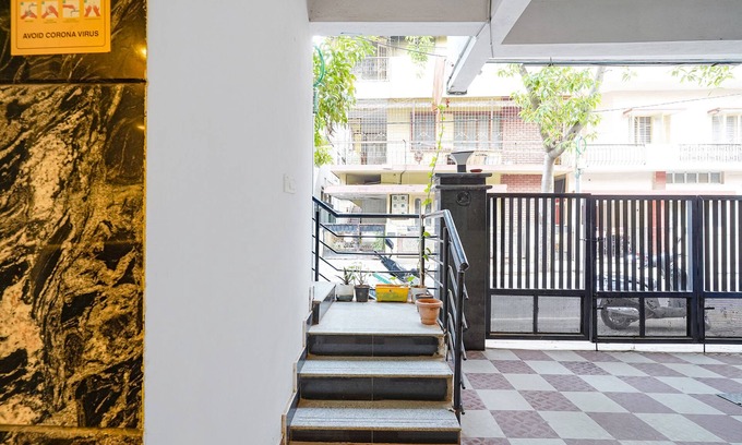 Kalyan Nagar Hotel | FabExpress Kings Suites Banaswadi