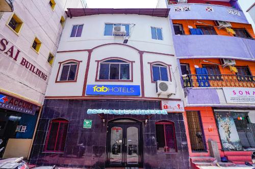 Royapettah Hotel | FabExpress Lloyds Inn I - Nr Korea Embassy, Royapettah