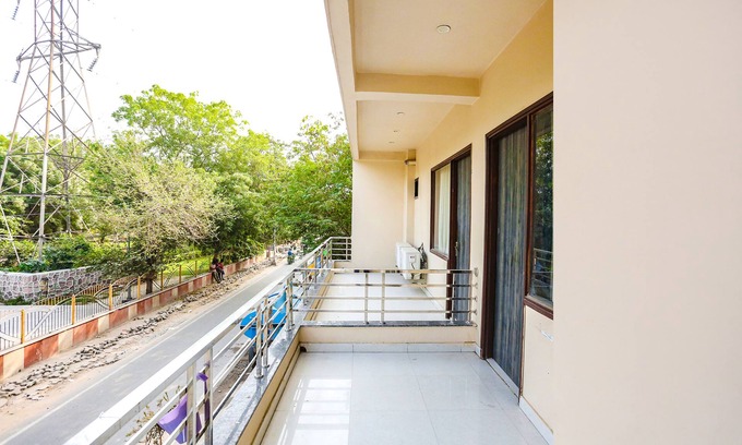 Dwarka Hotel | Fabexpress Novel Suites