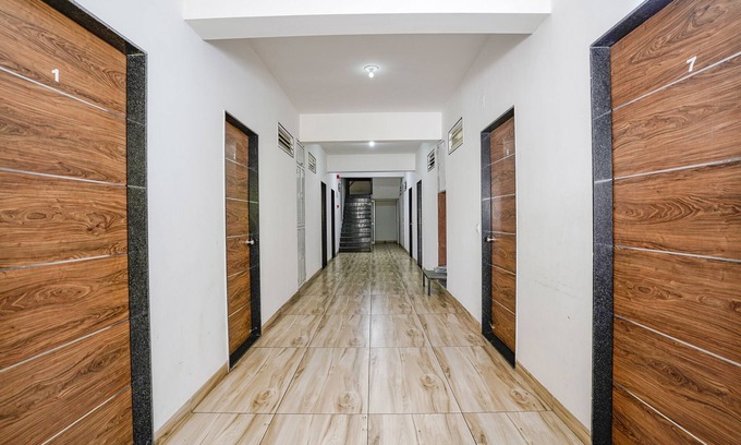 Vadodara Hotel | Fabexpress Royal Inn