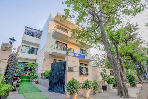 Sushant Lok House | FabHotel AM Bliss