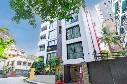 Ballygunge Hotel | FabHotel Ballygunge Luxury - Behind Punjab Club