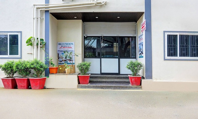 Bengaluru Hotel | FabHotel Bluemoon Residency - Near Whitefield Main Road