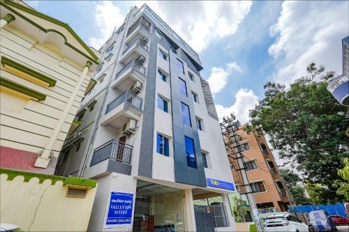 Marathahalli Hotel | FabHotel Crystal Suites - Near Marathahalli Junction