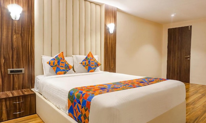 Hadapsar Hotel | FabHotel Dreams Inn