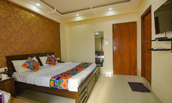 Jayanagar Hotel | Fabhotel Emerald Inn