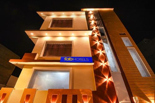 Faizabad Hotel | FabHotel Geeta Bhawan