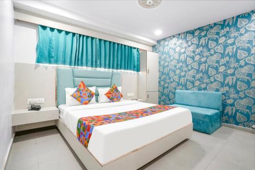 Gandhinagar Hotel | FabHotel Grey Sky