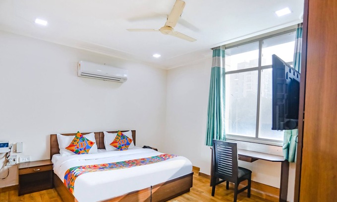 Ghaziabad Hotel | FabHotel Hexa Ghaziabad