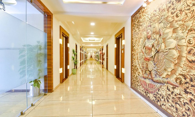 Ahmedabad Hotel | Fabhotel Hill Park