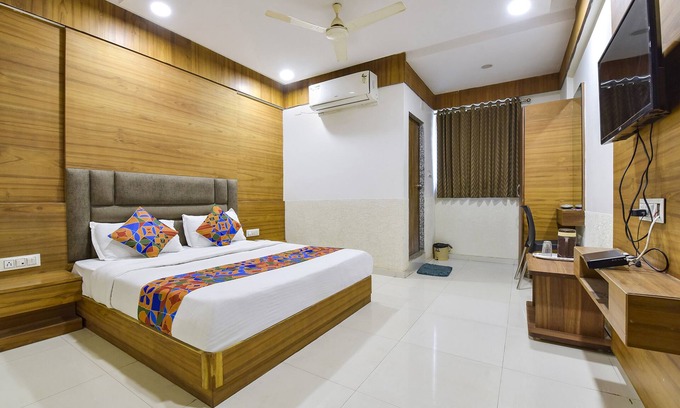 Ahmedabad Hotel | Fabhotel Maan Palace