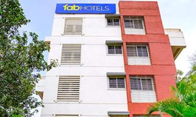Aundh Hotel | Fabhotel Padmalaya Blossom