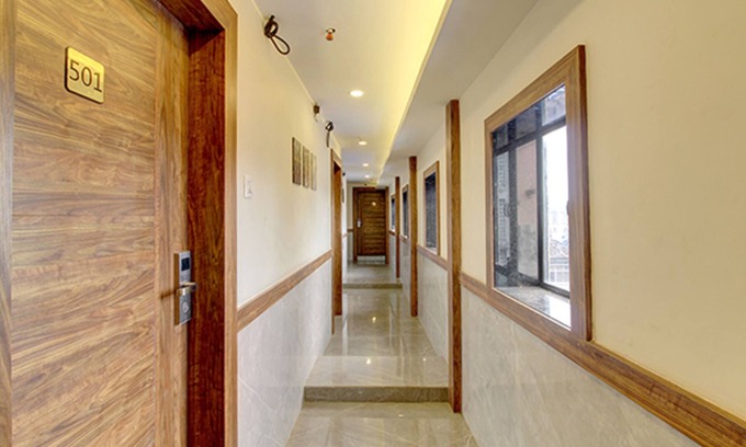 Prabhadevi Hotel | FabHotel Peninsula