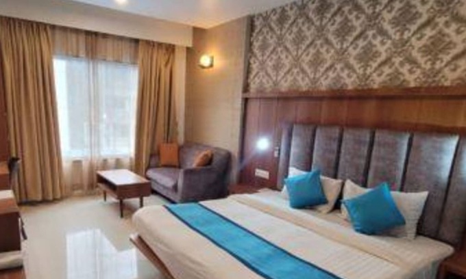 Sayajiganj Hotel | Fabhotel Prime Sapphire Regency
