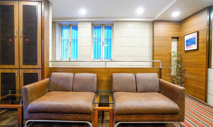 Grant Road Hotel | Fabhotel Rahat