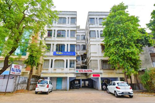Ellis Bridge Hotel | FabHotel Raj Ratna - Nr Ashram Road