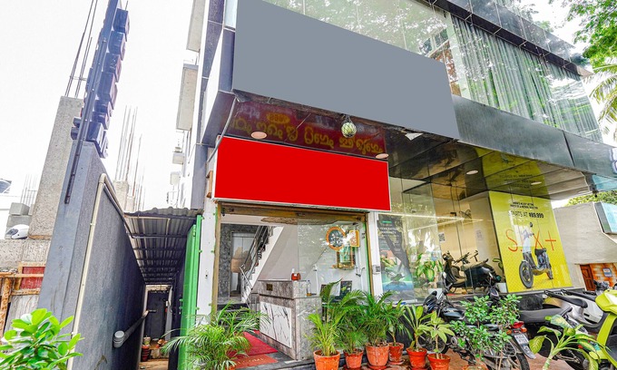 Bengaluru Hotel | Fabhotel Rlv Green Palace