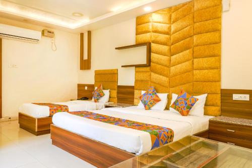 Gwalior Hotel | FabHotel Royal Aanandam