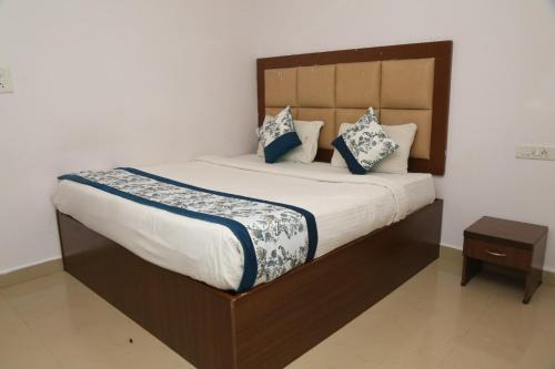 Shamshabad Hotel | FabHotel VSR International