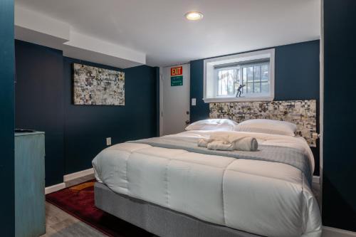 Downtown Baltimore Apartment | Fabian's Place