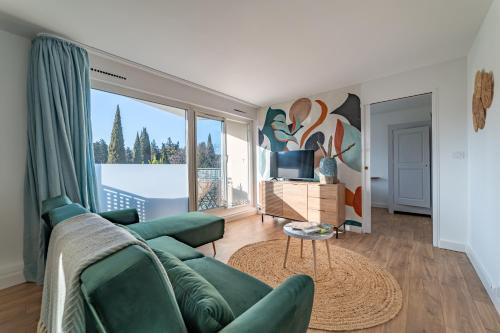 Cadereau Apartment | Fables du Jardin de la Fontaine