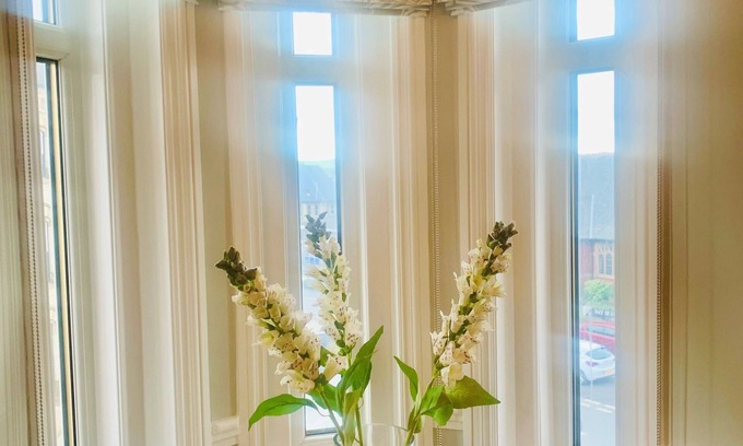 Saltburn-by-the-Sea Apartment | Fabulous 3 Bedroom Apartment Town Centre