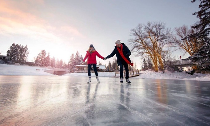 Lagoon City House | Fabulous 4 bedroom Waterfront Property-steps to your rink!