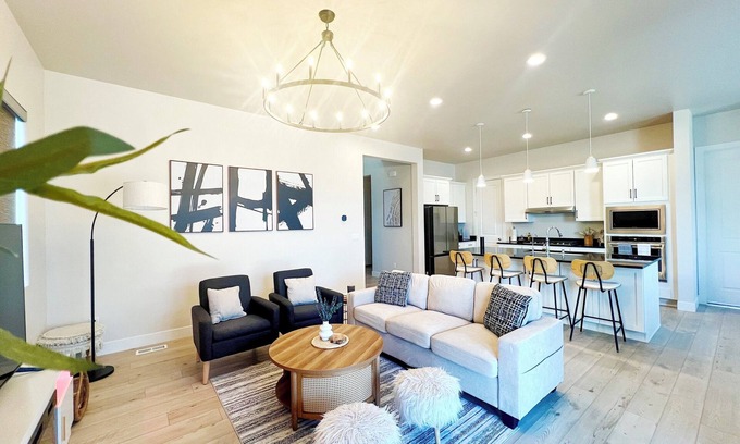 Riverton House | Fabulous 5 Bedrooms - New house with games room in Riverton