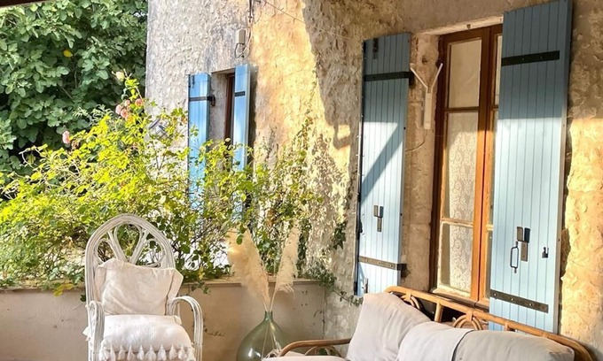 Eymet House | Fabulous 9-Bed House in Eymet