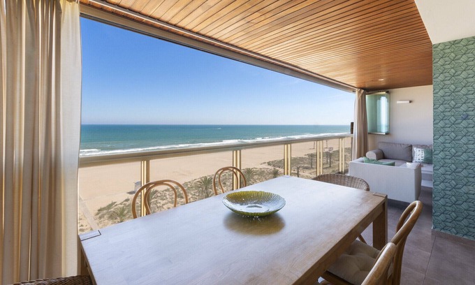Grau i Platja Apartment | Fabulous beach condo amazing sea views,WIFI high speed, satelite, Kettle