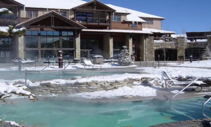Four O'Clock Condo | Fabulous Christmas or New Years Week Ski Rental in Breckenridge, CO