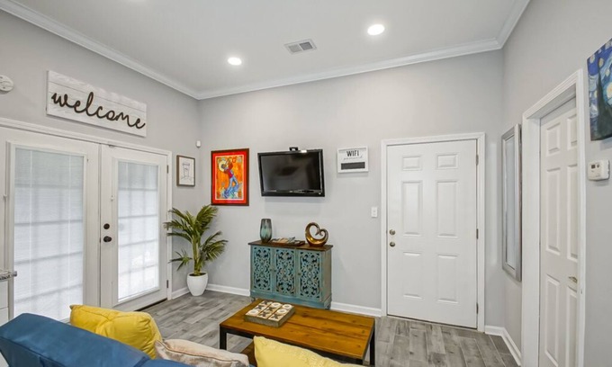 Old Aurora Apartment | Fabulous Gated Space only 4 miles from downtown