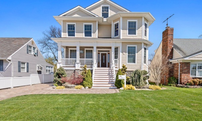 Point Pleasant Beach House | Fabulous Large Beach Home 1-block from beach & boardwalk