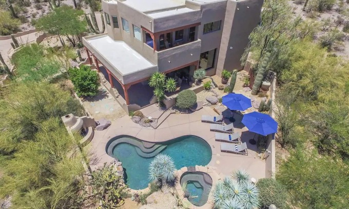 Sundance Estates House | Fabulous Luxury Home on Quiet 2 acres