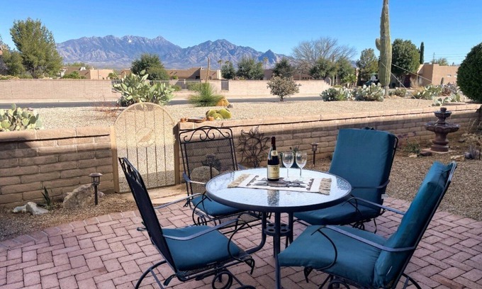 Green Valley House | Fabulous Mountain View Townhome in Santa Rita Springs Green Valley