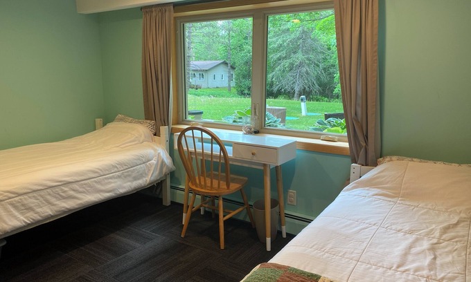 Duluth Apartment | Fabulous studio with WiFi in charming Duluth