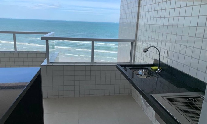 Maracana Apartment | Facing the beach