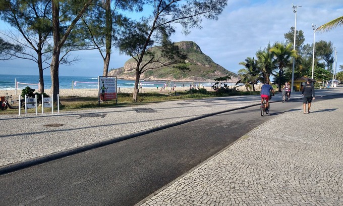 Recreio dos Bandeirantes Apartment | Facing the sea! Foot in the sand. Excellent 2 Bedrooms