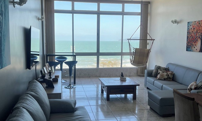 Embare Apartment | FACING THE SEA IN EMBARÉ, 2 SUITES AND 2 DEMARCED PRIVATE GARAGES,