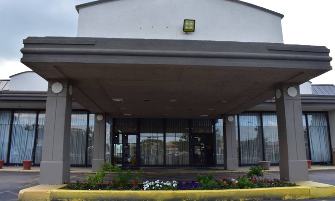 Melrose Park Hotel | FairBridge Inn Express Melrose Park