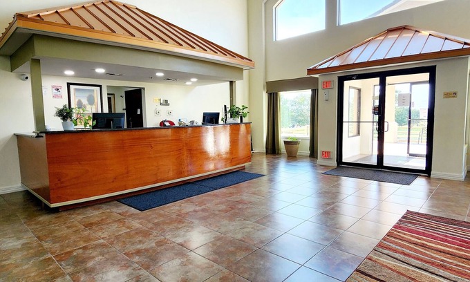 Clear Creek Hotel | FairBridge Inn & Suites Canadian